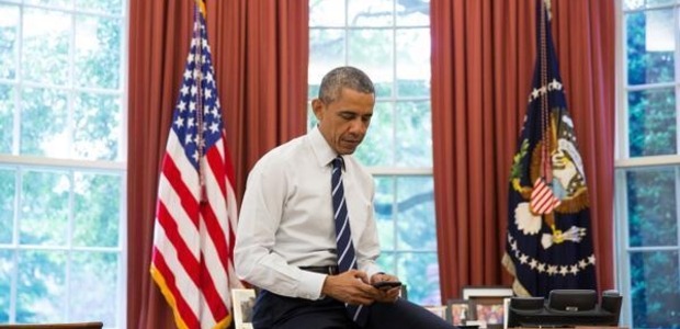 US President Barack Obama has unveiled the official Twitter page