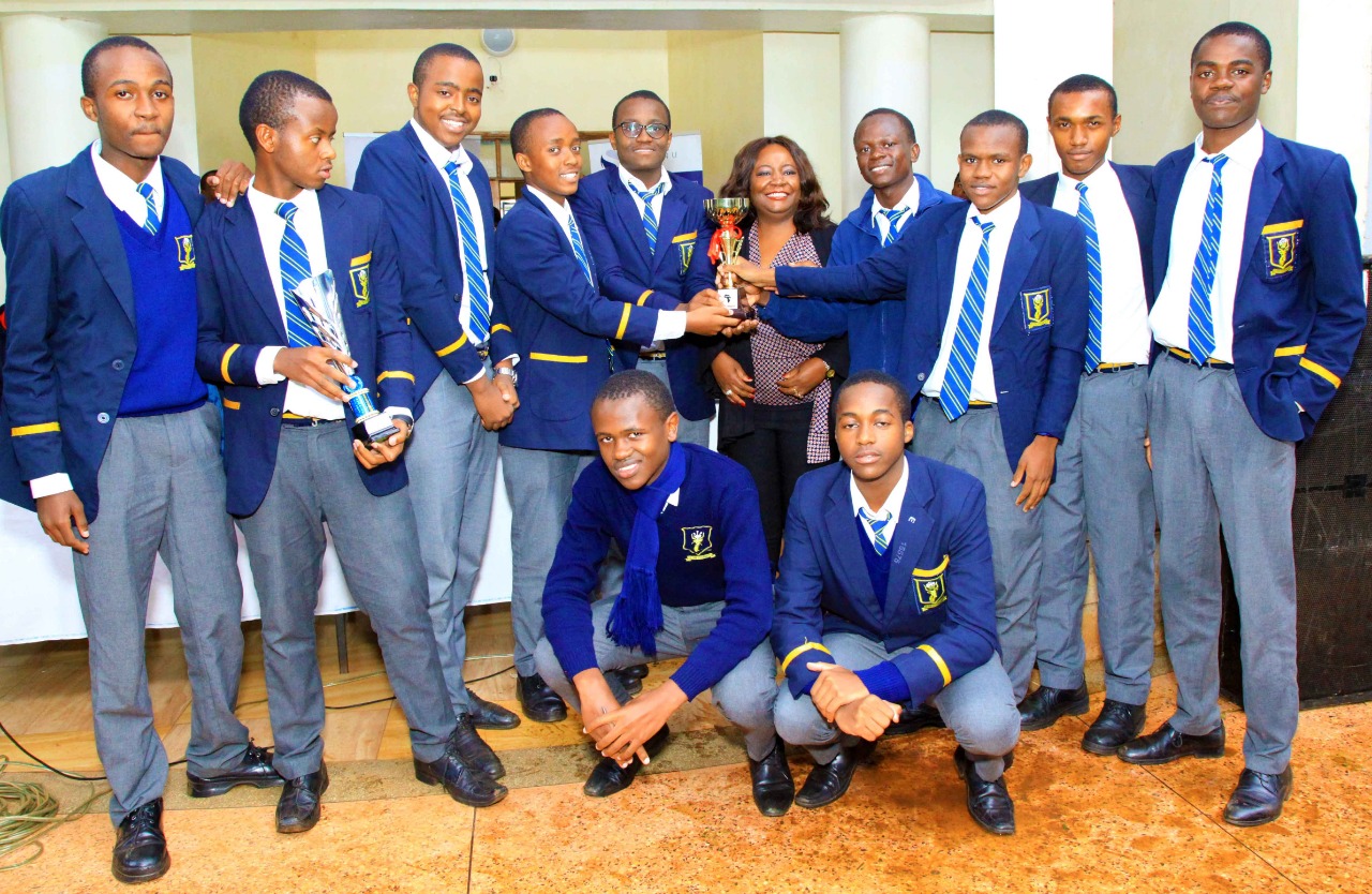 The AHS-CRF 2019 champions, Nairobi School posses for a group