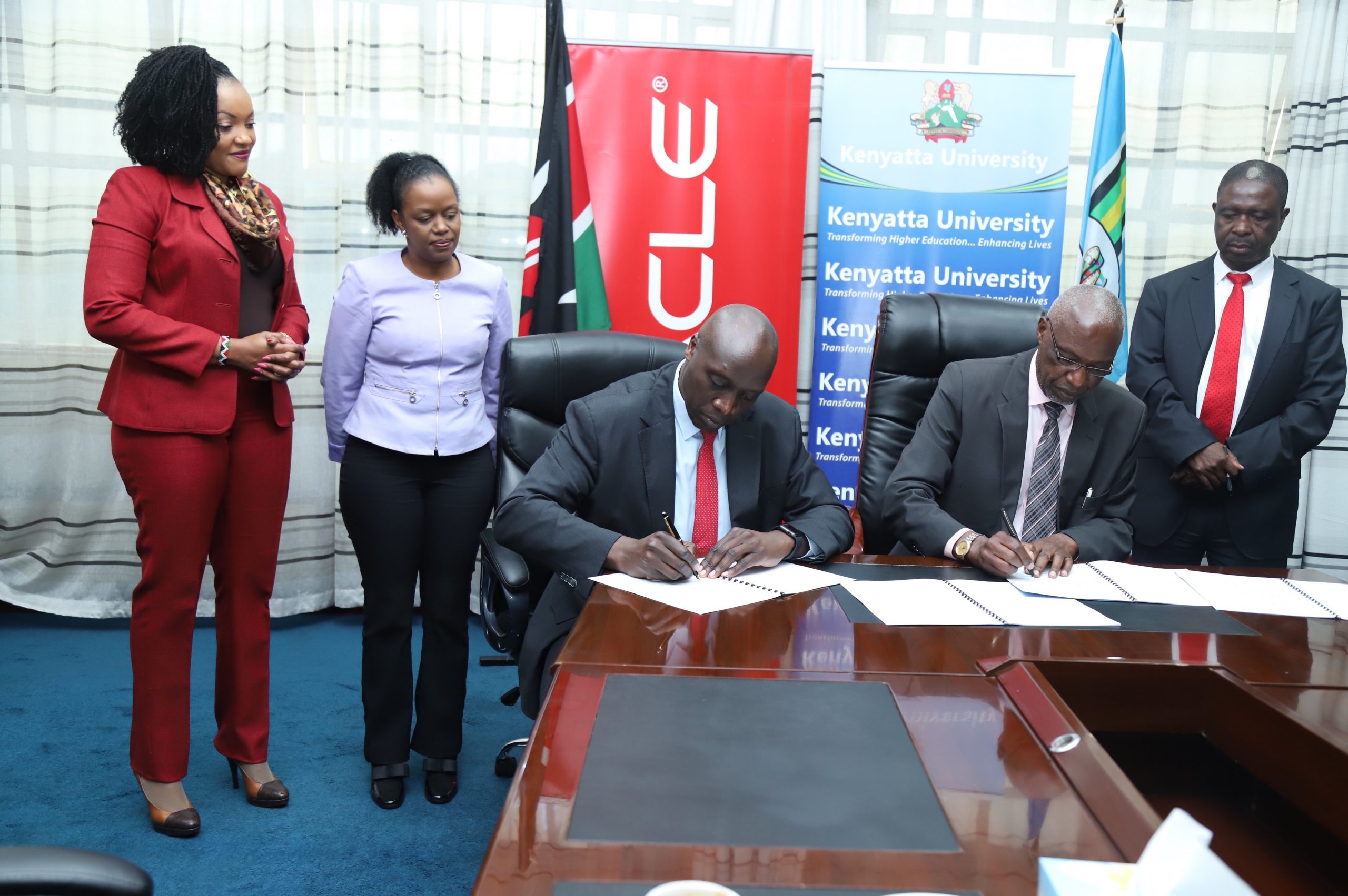 Kenyatta University Vice Chancellor, Paul Wainaina and Managing Director Oracle,