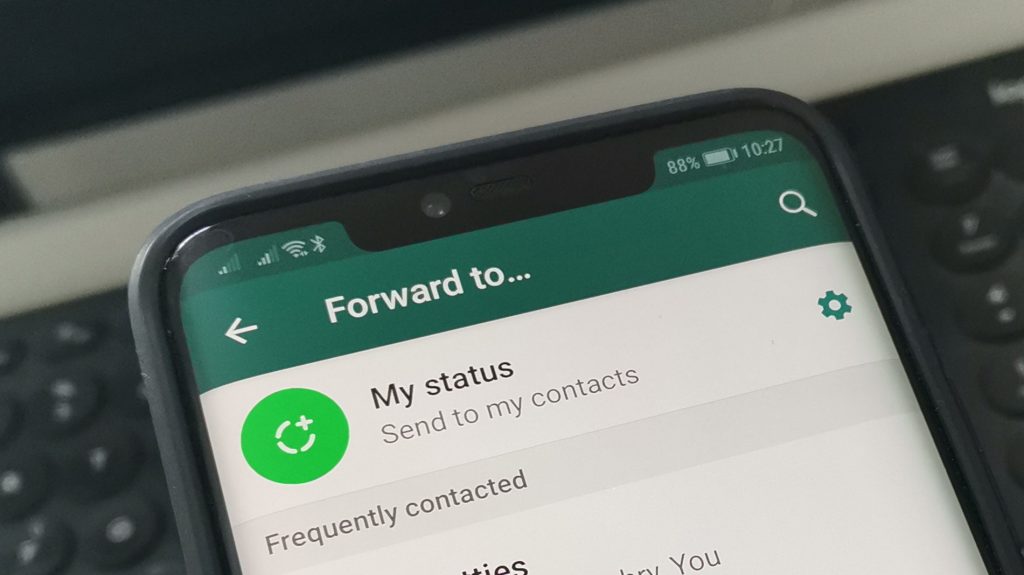 Whatsapp limits forwarded messages to only one group, in a