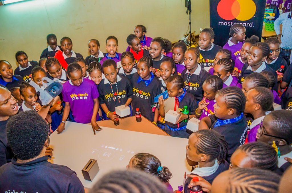 Mastercard Provides Free Online STEM Lessons to Students, Teachers and Parents
