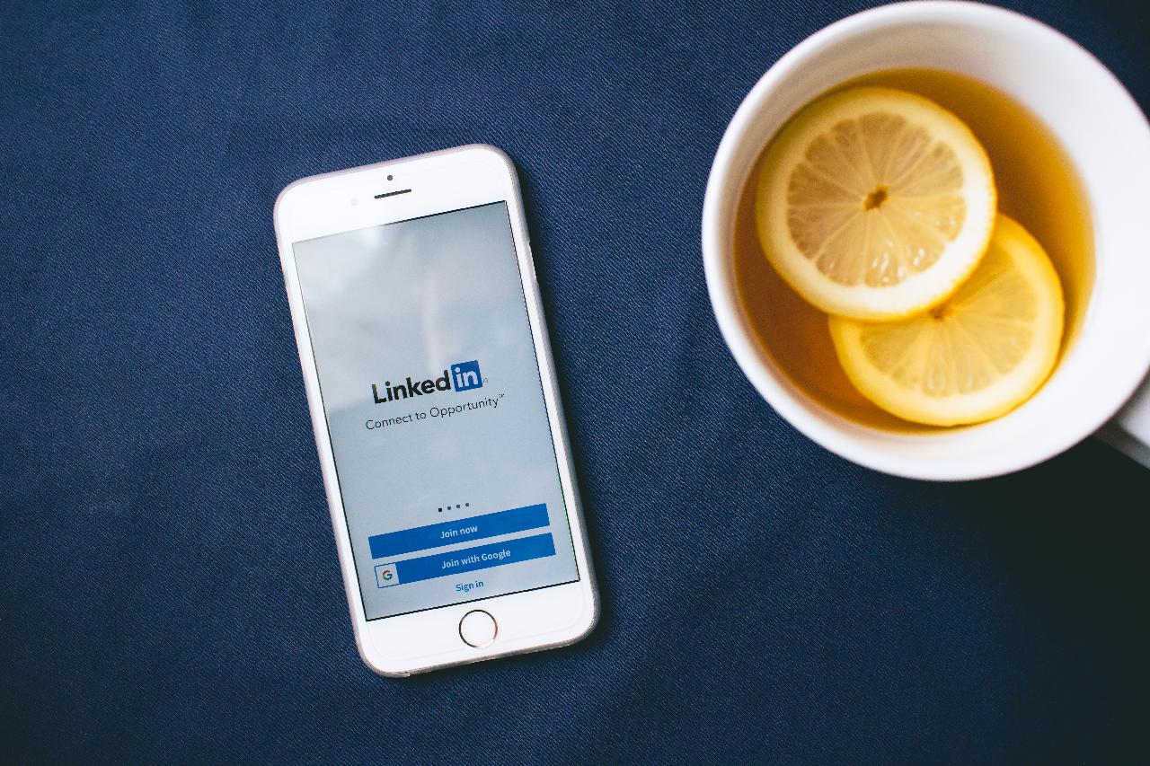 Prepare for less blue in your LinkedIn.