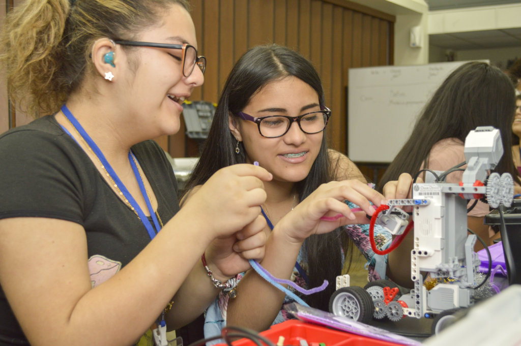 Nutanix Labs Helps Local Computer Science Students With Robotics Projects