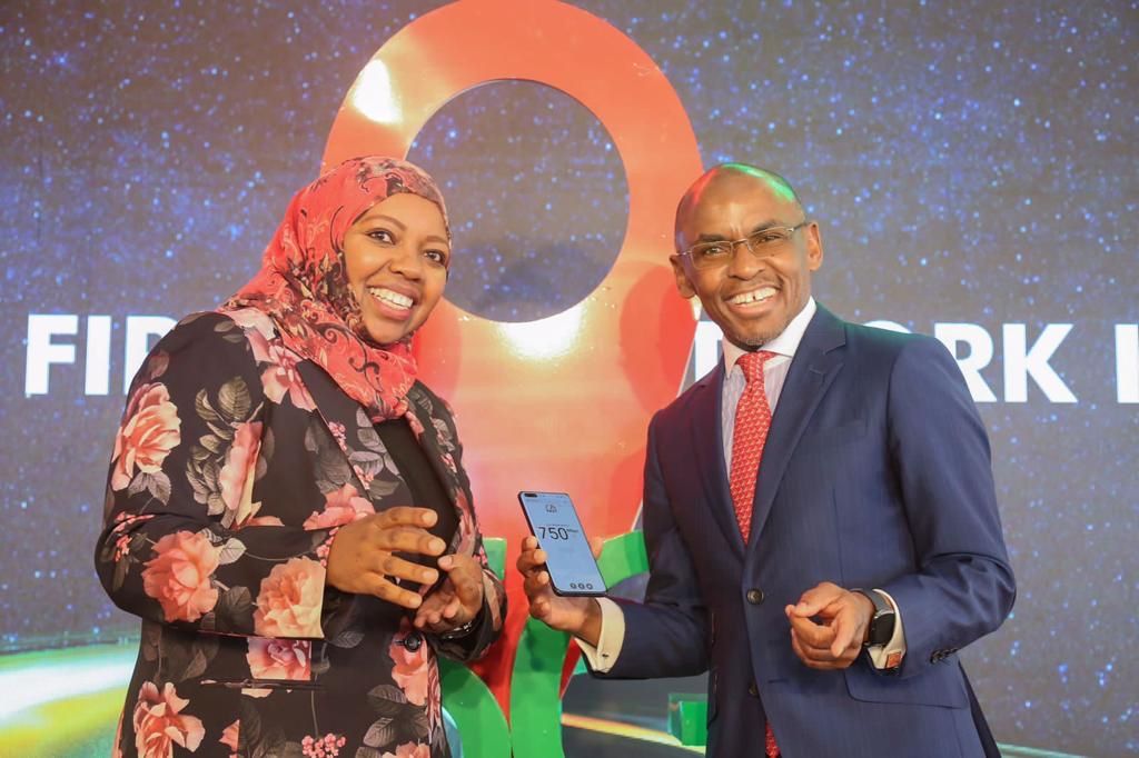 Fawzia Ali (left) with Safaricom CEO Peter Ndegwa
